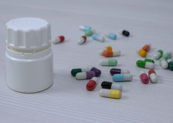 Uso prolongado de omeprazol pode trazer riscos nutricionais, aponta estudo