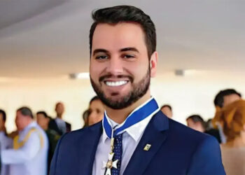 Moraes manda prender Filipe Martins por suposto descumprimento de cautelar