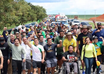 Caminhada rumo a Brasília gera alerta da PRF e mobiliza esquema de segurança no DF