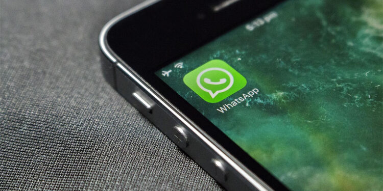 Alerta: novo golpe no WhatsApp se espalha por mensagens de contatos conhecidos