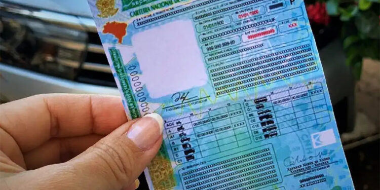 Governo publica manual com novas regras nacionais para tirar a CNH