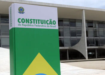 Constituição não pode ser meteorologia institucional