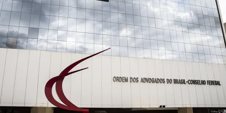 OAB cita “natureza perpétua” e pede fim de inquérito das fake news