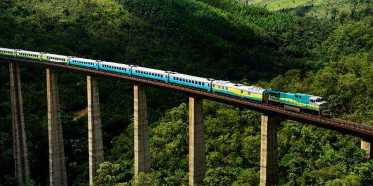 Trem da Vale entre Vitória e Minas volta a operar após paralisação por protestos
