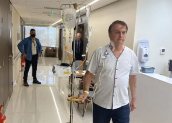 Alexandre de Moraes autoriza prisão domiciliar de Bolsonaro