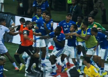 Cruzeiro e Atlético termina em confusão e súmula registra 23 expulsões; saiba quais