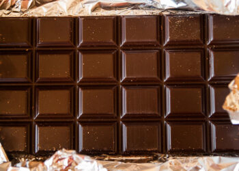 Carga de chocolates desaparece durante transporte na Europa e mobiliza investigação