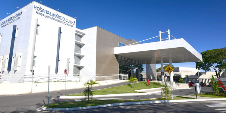 Procedimento inédito no HMC reacende esperança de cura em paciente