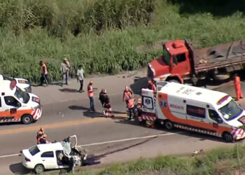 Cinegrafista morre e repórter fica ferida após colisão na BR-381, em Sabará