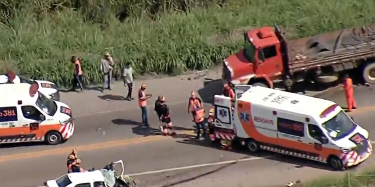 Cinegrafista morre e repórter fica ferida após colisão na BR-381, em Sabará
