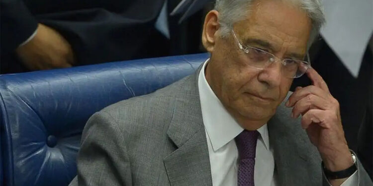 Justiça de SP decreta interdição de FHC e nomeia filho como curador