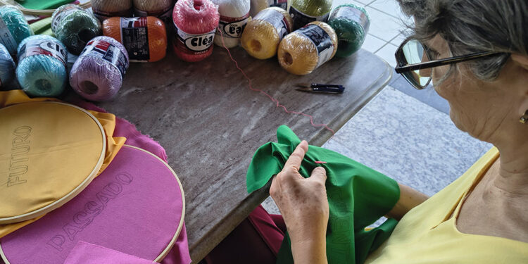 Projeto Nas Linhas do Tempo estreia com oficinas para mulheres de Ipatinga