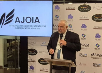 Grupo Ouvidoria Popular homenageia William Saliba