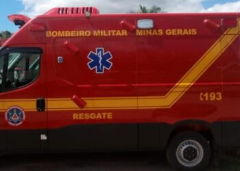 Acidente entre ônibus e carreta deixa oito mortos no norte de Minas