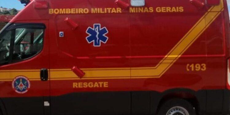 Acidente entre ônibus e carreta deixa oito mortos no norte de Minas