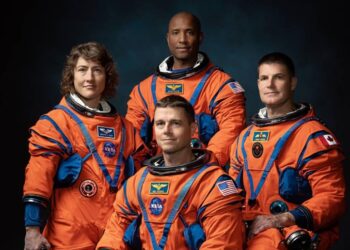 Astronautas da Artemis II enfrentam acusação pública