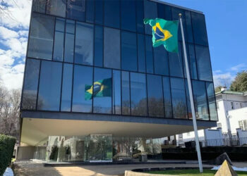 Embaixada não é propriedade de governo