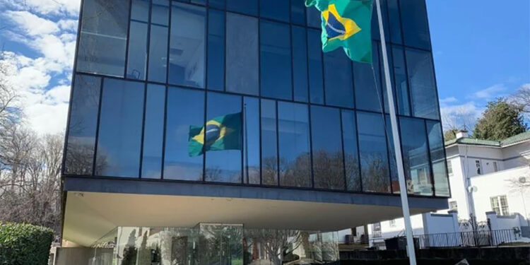 Embaixada não é propriedade de governo