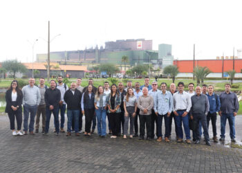Ternium e Exiros promovem agenda para fortalecer parceria com indústrias do Vale do Aço