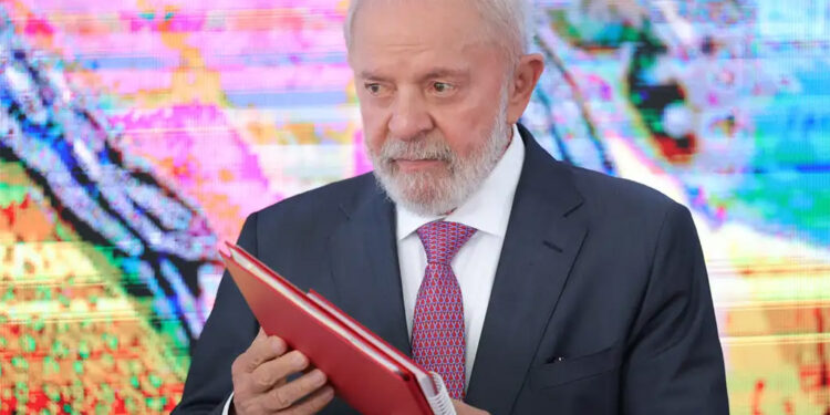 Lula decreta novas regras para atuação de plataformas digitais no Brasil