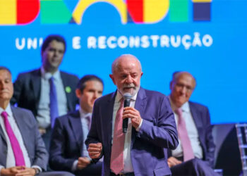 Governo Lula admite possível retorno da taxa das blusinhas; entenda