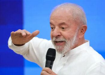 Lula celebra o endividamento do povo e chama isso de consumo