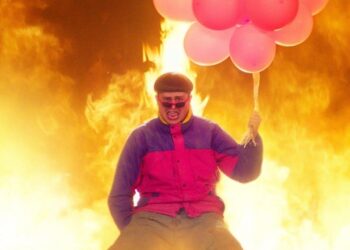 Acidente com helicópteros: clipe antigo de Oliver Tree volta à tona