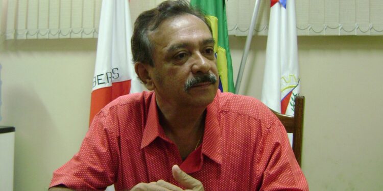 Ex-prefeito de Coronel Fabriciano segue internado em hospital