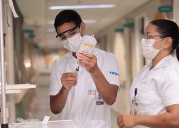 Estágio e tecnologia impulsionam formação de alunos de enfermagem