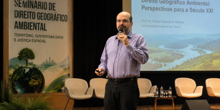 UFMG sedia seminário sobre Direito Ambiental Geográfico