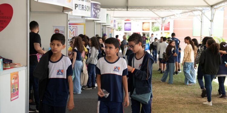 Salão do Livro Vale do Aço inicia 17ª edição em Ipatinga