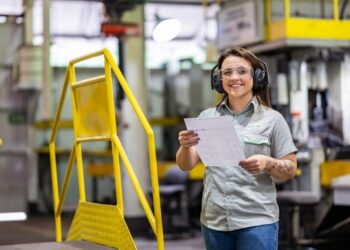 Usiminas abre inscrições para estágio e jovem aprendiz em nove cidades brasileiras