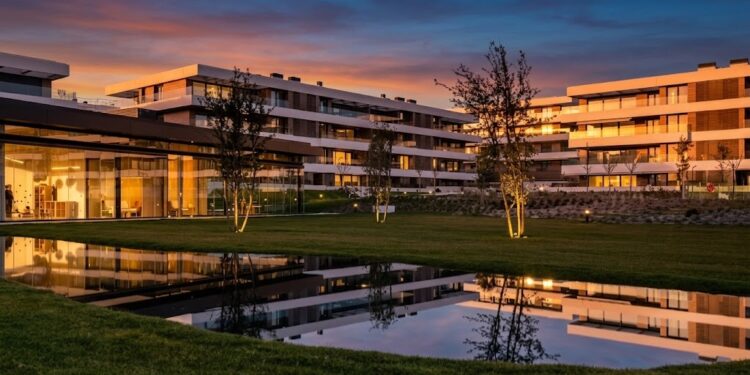 Lulinha reside em condomínio de luxo na Espanha