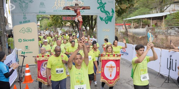 Corrida do Jubileu Senhor do Bonfim reúne atletas em Ipatinga