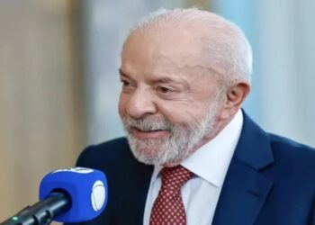 Lula associa custo de vida a compras por celular