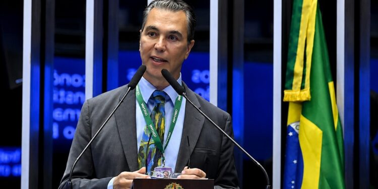 Abrasel defende debate aprofundado no Senado sobre escala 6×1