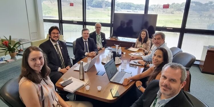 OAB-MG apresenta propostas de melhorias ao Sisema