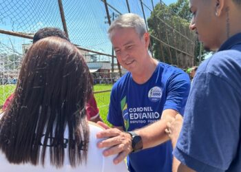 Coronel Edvanio entrega medalhas na final de futebol amador no Iguaçu