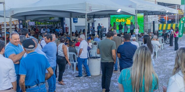 Feira Agrícola em Governador Valadares debate safra e clima