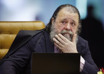 Vídeo antigo de ex-ministro do STF com críticas à corte viraliza