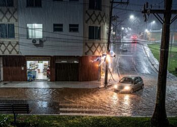Temporal em Timóteo deixa 900 desalojados e danifica 400 casas