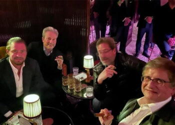 Foto mostra Paulo Gonet com Vorcaro em Londres