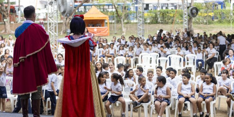 Festival Enartcinho reúne teatro infantil e shows em Timóteo