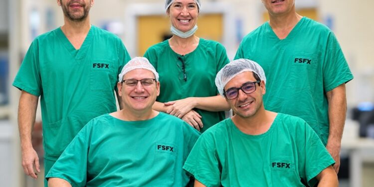 Hospital Márcio Cunha faz reconstrução microcirúrgica de língua inédita em Minas Gerais
