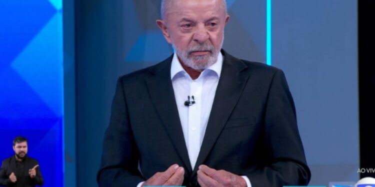 Lula afirma que vai acabar com a polícia em debate eleitoral