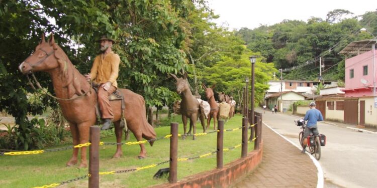 Expedição técnica avalia cicloturismo no Vale do Aço