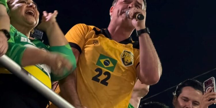 “Bloco do 22”: estratégia da campanha de Flávio Bolsonaro surgiu no Ceará