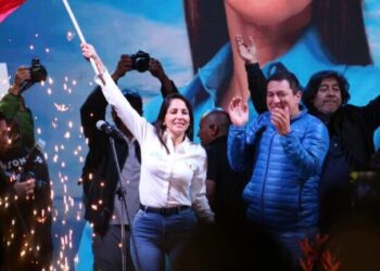 Ex-candidata à presidência de esquerda é presa no Equador por receber dinheiro de Maduro na campanha