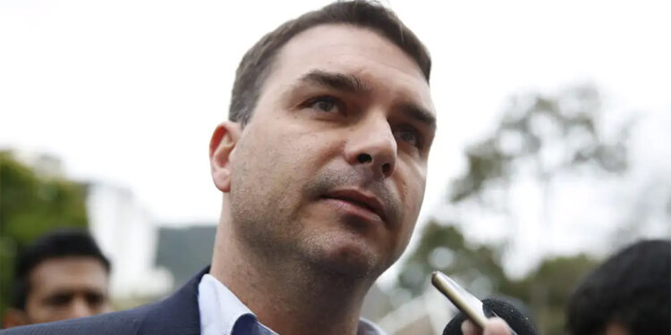 Flávio ironiza acusações da campanha de Lula: “Vão dizer que vou acabar com o Sol”