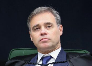 Mendonça diz que Lula e Flávio não precisam da justiça para abrir seus sigilos